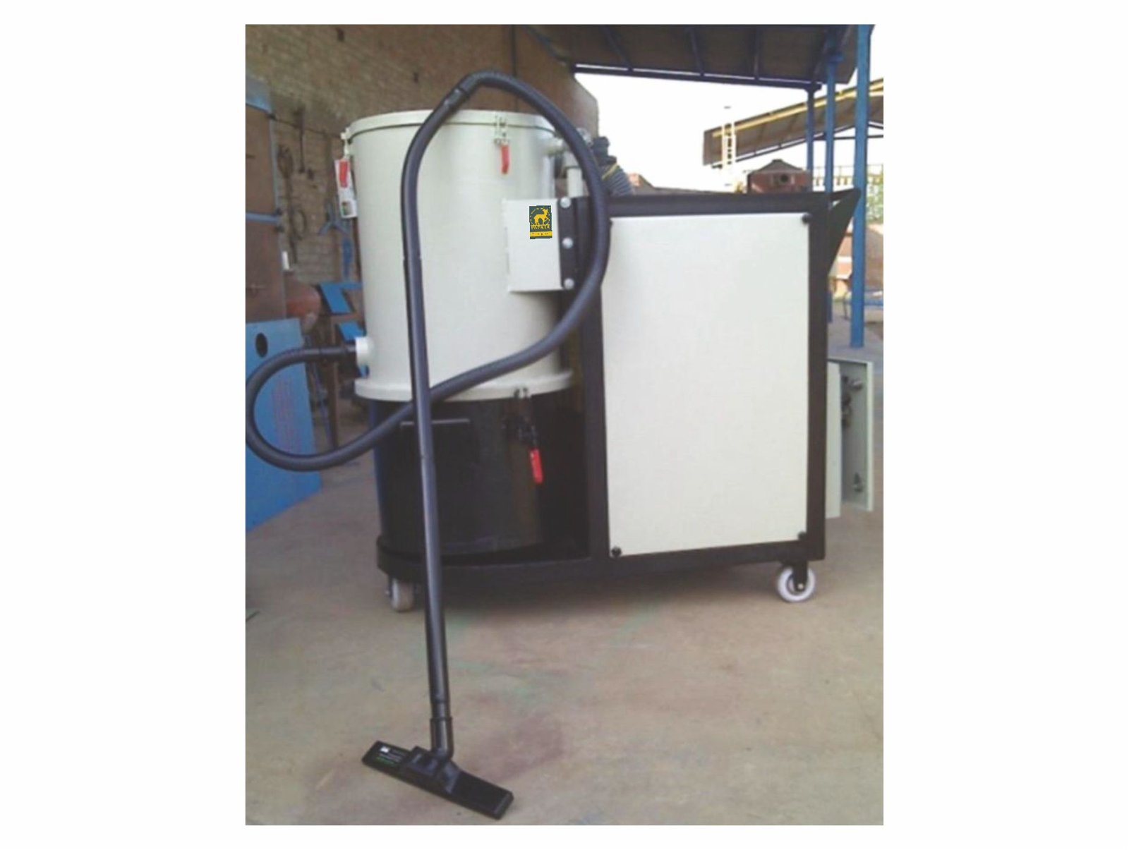 IM Industrial Vacuum Cleaner - Image 3